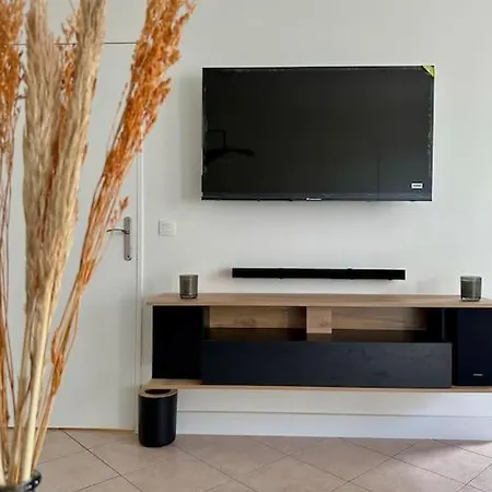 Apartment Moderne, Stade De France, Confort, Commodite, Tranquillite